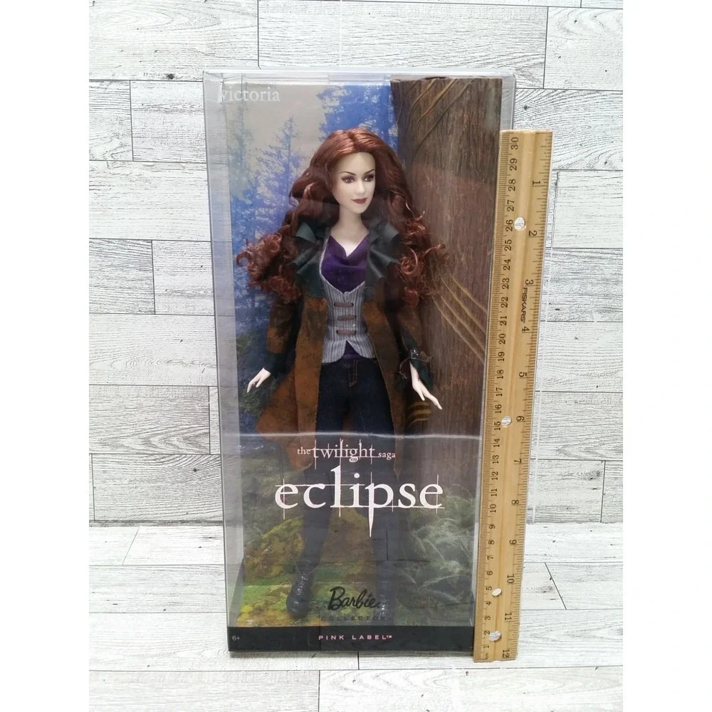 Twilight Saga Eclipse Victoria Barbie Doll Pink Label 2010 Mattel Collector New